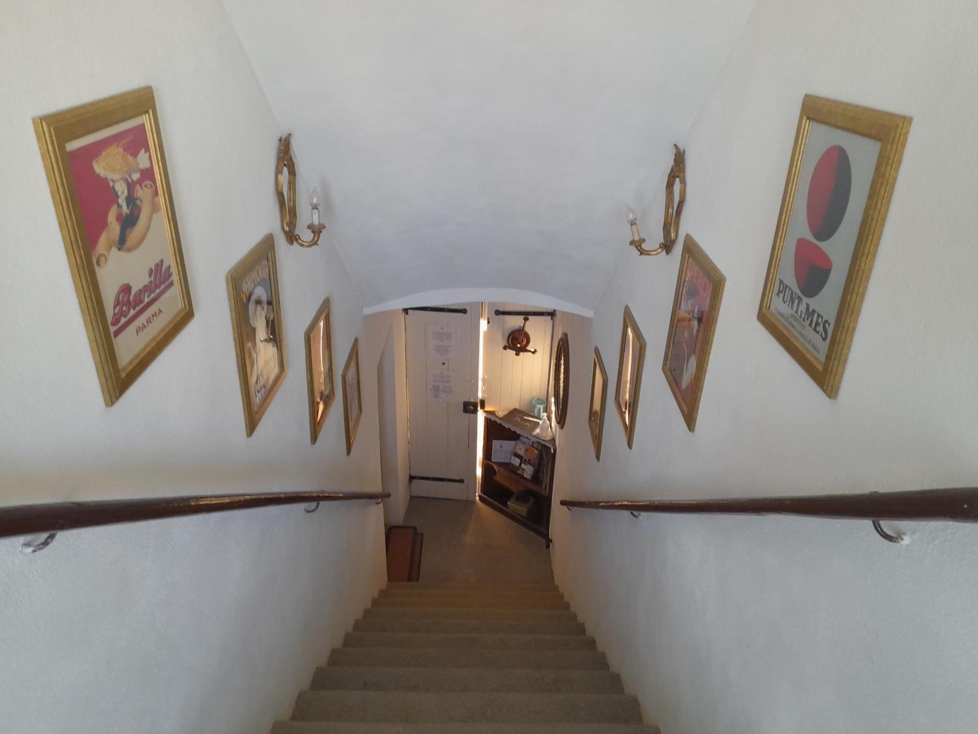 Madama Langa Country House Con Piscina Nelle Vigne Montelupo Albese Exterior foto